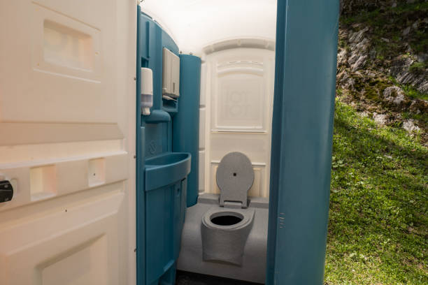 Best Portable toilet rental cost  in Onalaska, WI